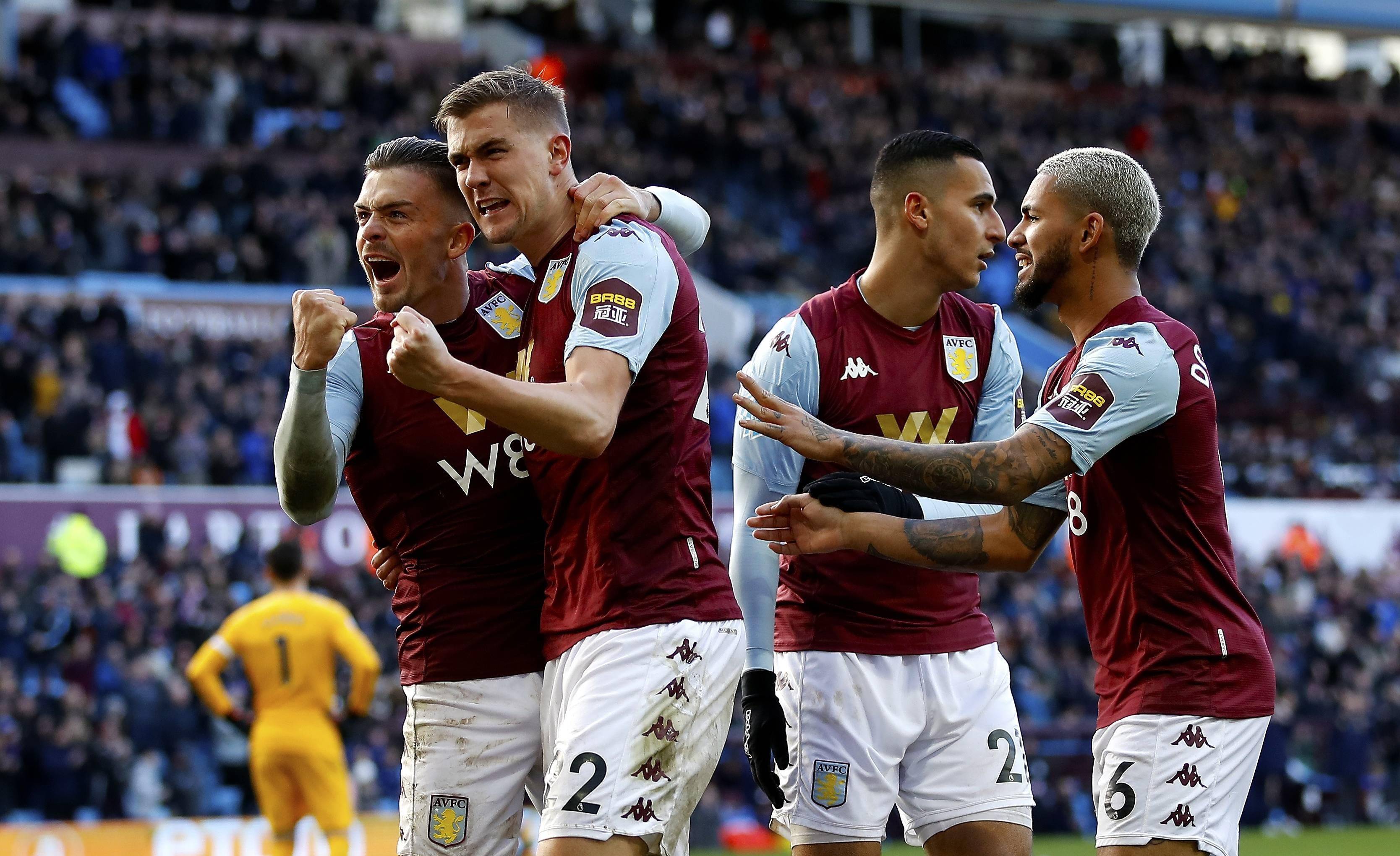 她巧妙地运 她巧妙地运